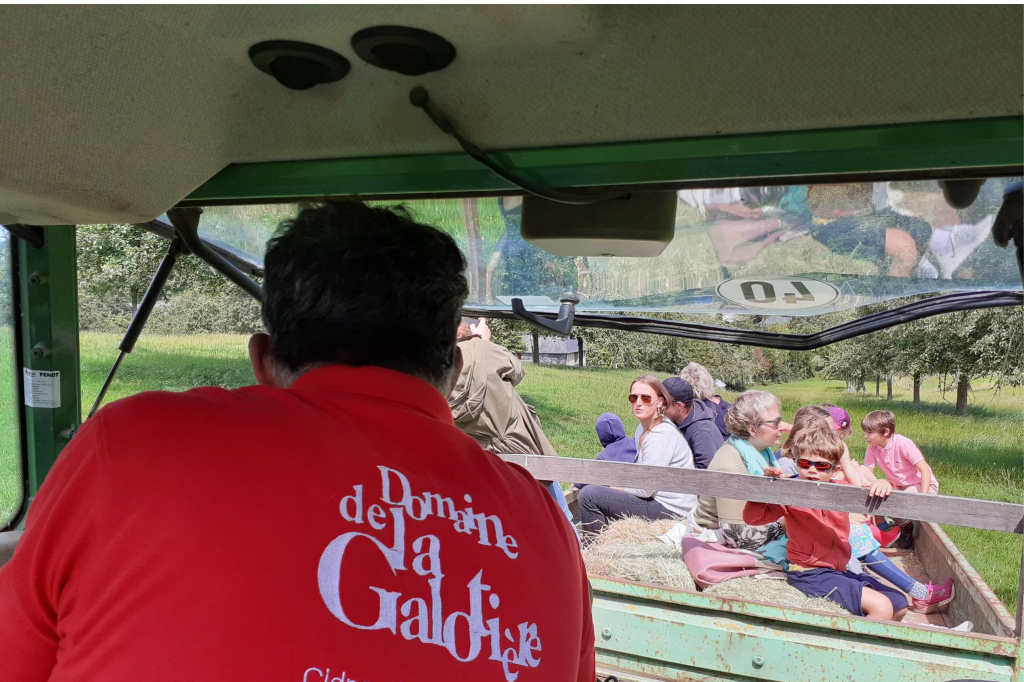 Visites des vergers en tracteur